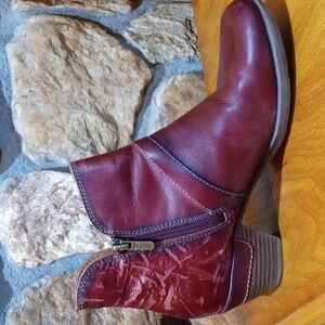 Pikolinos Rotterdam, Boots.  Cranberry to Maroon color.